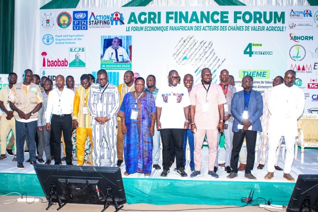 Marché agricole africain avec produits frais