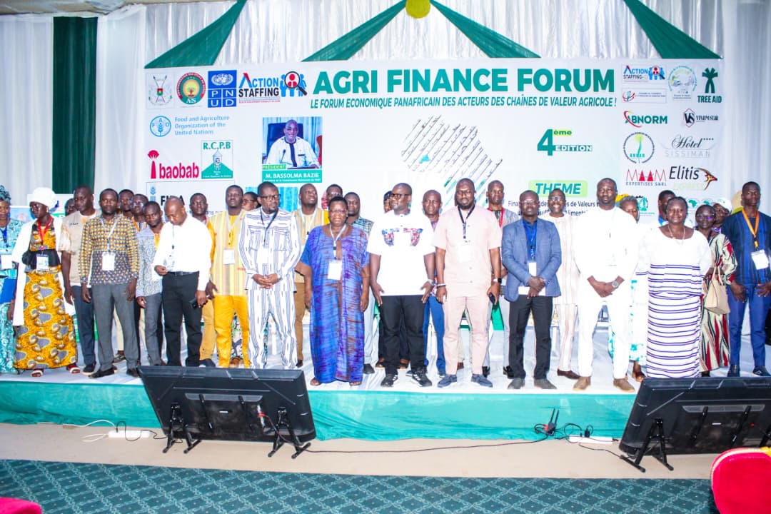Marché agricole africain avec produits frais